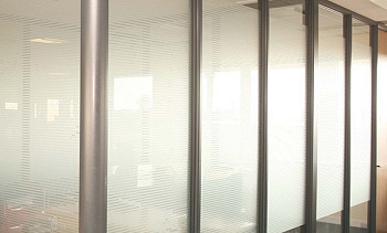 Перегородки из ПВХ и стекла - вариант 1 в Красноярске. Готовые проекты ПерилаГлавСнаб Перегородки из ПВХ и стекла - вариант 1 в Красноярске. Готовые проекты ПерилаГлавСнаб