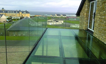 Стеклянные полы на балконе купить в Красноярске Стеклянные полы на балконе купить в Красноярске