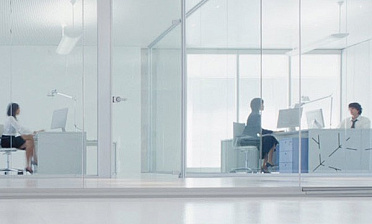 Стеклянные прозрачные перегородки в офис премиум купить в Красноярске Стеклянные прозрачные перегородки в офис премиум купить в Красноярске