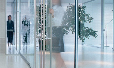 Перегородки в офис с прозрачным стеклом премиум купить в Красноярске