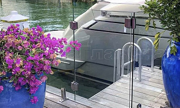 Стекло на креплениях: одностворчатые калитки стекло-стекло купить в Красноярске Стекло на креплениях: одностворчатые калитки стекло-стекло купить в Красноярске