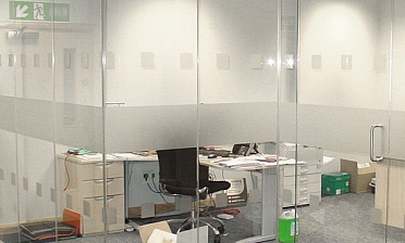 Стеклянные перегородки с рисунком купить в Красноярске Стеклянные перегородки с рисунком купить в Красноярске