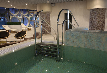 Ограждения и поручни из нержавеющей стали для бассейна, бани и сауны купить в Красноярске