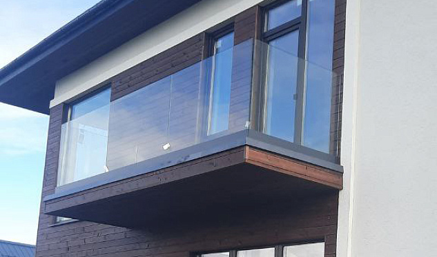 Частный дом балкон в Красноярске. Готовые проекты ПерилаГлавСнаб