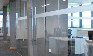 Цельностеклянные перегородки для офиса купить в Красноярске Цельностеклянные перегородки для офиса купить в Красноярске