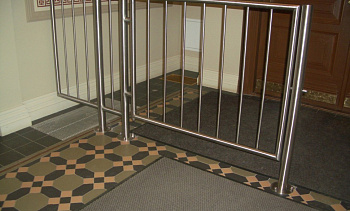 Ограждение лестниц для детей с вертикальным заполнением в Красноярске. Готовые проекты ПерилаГлавСнаб