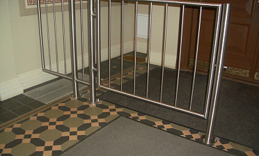 Ограждение лестниц для детей с вертикальным заполнением купить в Красноярске Ограждение лестниц для детей с вертикальным заполнением купить в Красноярске