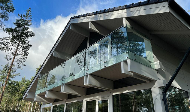 Стекло на точечных креплениях в Красноярске. Готовые проекты ПерилаГлавСнаб