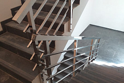 Перила для лестниц из металла в Красноярске. Готовые проекты ПерилаГлавСнаб - фото 13