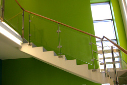 Стеклянные перила для колодезных лестниц в Красноярске. Готовые проекты ПерилаГлавСнаб - фото 12