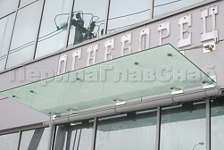 Стеклянные козырьки на вантах в Красноярске. Готовые проекты ПерилаГлавСнаб - фото 24