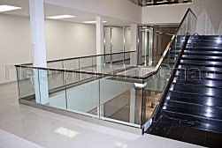 Стеклянные ограждения для торговых  и бизнес центров в Красноярске. Готовые проекты ПерилаГлавСнаб - фото 16
