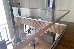 Цельностеклянные ограждения на несущем стекле в Красноярске. Готовые проекты ПерилаГлавСнаб - фото 15 Цельностеклянные ограждения на несущем стекле в Красноярске. Готовые проекты ПерилаГлавСнаб - фото 15