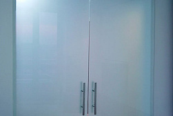 Раздвижные стеклянные двери в Красноярске. Готовые проекты ПерилаГлавСнаб - фото 6