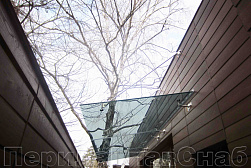 Стеклянные козырьки на вантах в Красноярске. Готовые проекты ПерилаГлавСнаб - фото 26