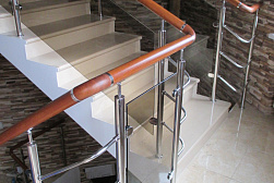 Перила и ограждения из нержавейки и дерева в Красноярске. Готовые проекты ПерилаГлавСнаб - фото 28
