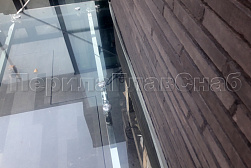 Стеклянные козырьки на спайдерах в Красноярске. Готовые проекты ПерилаГлавСнаб - фото 6