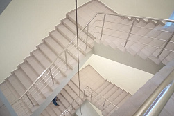 Перила для лестниц из металла в Красноярске. Готовые проекты ПерилаГлавСнаб - фото 15