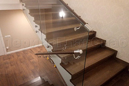 Цельностеклянные ограждения на несущем стекле в Красноярске. Готовые проекты ПерилаГлавСнаб - фото 10 Цельностеклянные ограждения на несущем стекле в Красноярске. Готовые проекты ПерилаГлавСнаб - фото 10