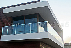 Стеклянные ограждения для улицы в Красноярске. Готовые проекты ПерилаГлавСнаб - фото 12 Стеклянные ограждения для улицы в Красноярске. Готовые проекты ПерилаГлавСнаб - фото 12