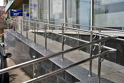 Поручни для инвалидов из нержавеющей стали в Красноярске. Готовые проекты ПерилаГлавСнаб - фото 17