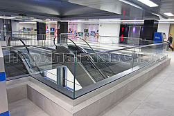 Стеклянные ограждения для торговых  и бизнес центров в Красноярске. Готовые проекты ПерилаГлавСнаб - фото 14