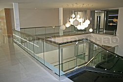 Стеклянные перила для атриумов в Красноярске. Готовые проекты ПерилаГлавСнаб - фото 11