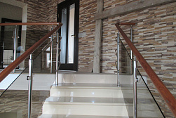 Перила и ограждения из нержавейки и дерева в Красноярске. Готовые проекты ПерилаГлавСнаб - фото 27