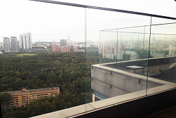 Цельностеклянные ограждения для крыш в Красноярске. Готовые проекты ПерилаГлавСнаб - фото 12