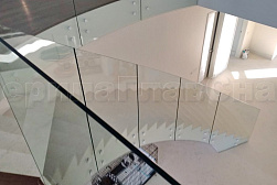 Стеклянные перила для винтовых лестниц в Красноярске. Готовые проекты ПерилаГлавСнаб - фото 20