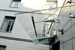 Козырьки и навесы на металлокаркасе в Красноярске. Готовые проекты ПерилаГлавСнаб - фото 9